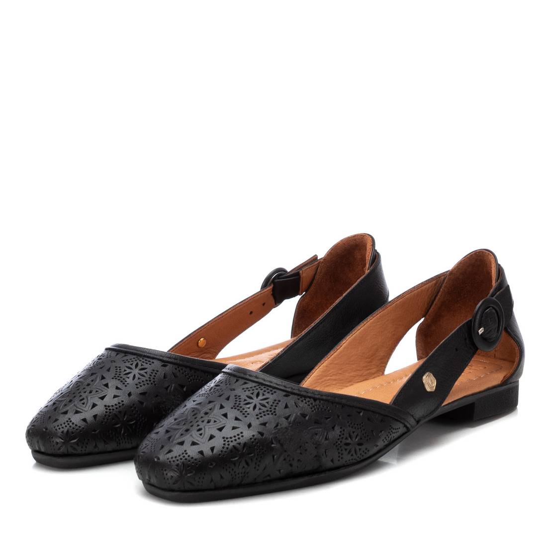 Carmela 16158406 ballerine femme noir cuir perforé