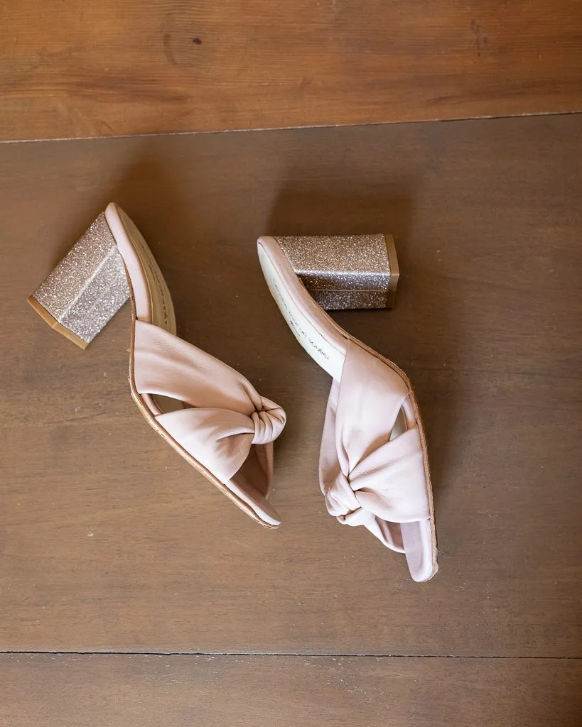 Dessine Moi Un Soulier Suzanne mule cuir nude or blond