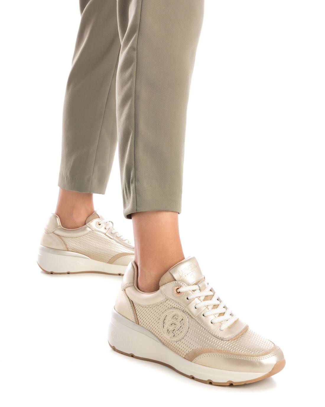 Carmela 16142002 Sneakers Femme Doré Cuir Plat