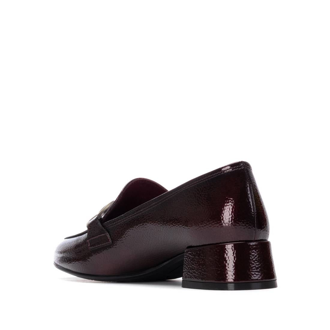 Carmela 16253903 mocassin femme bordeaux chaîne