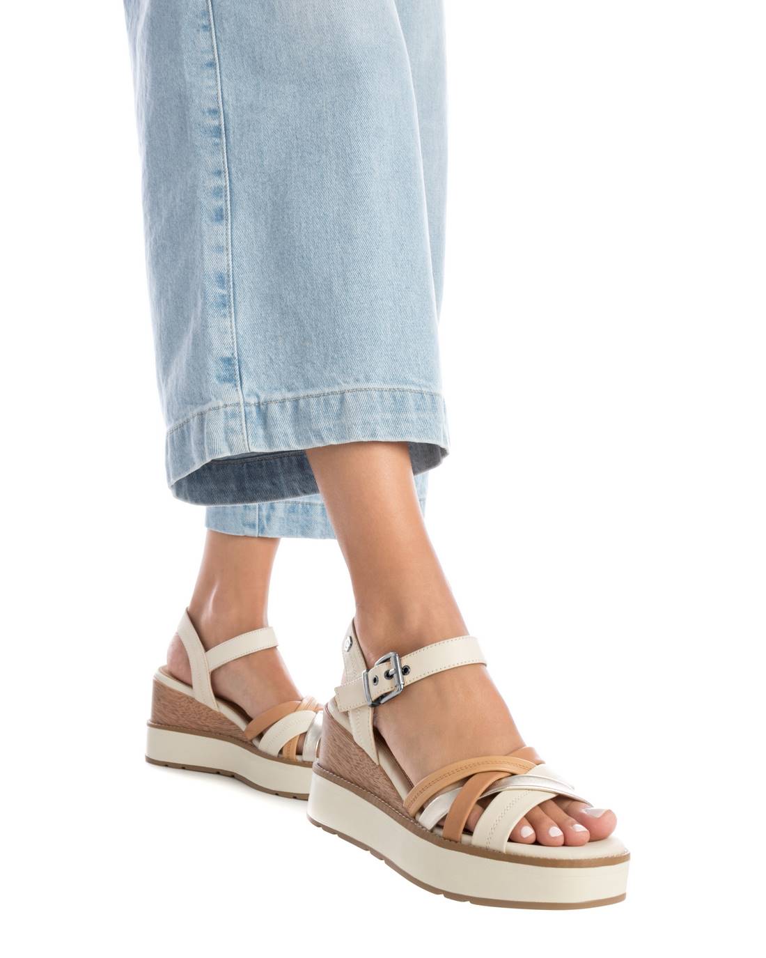 Carmela 16138603 sandale compensée marron cuir