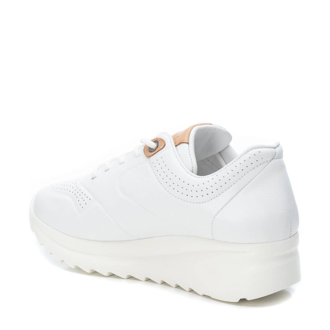 Carmela 16079804 baskets femme blanc cuir plat
