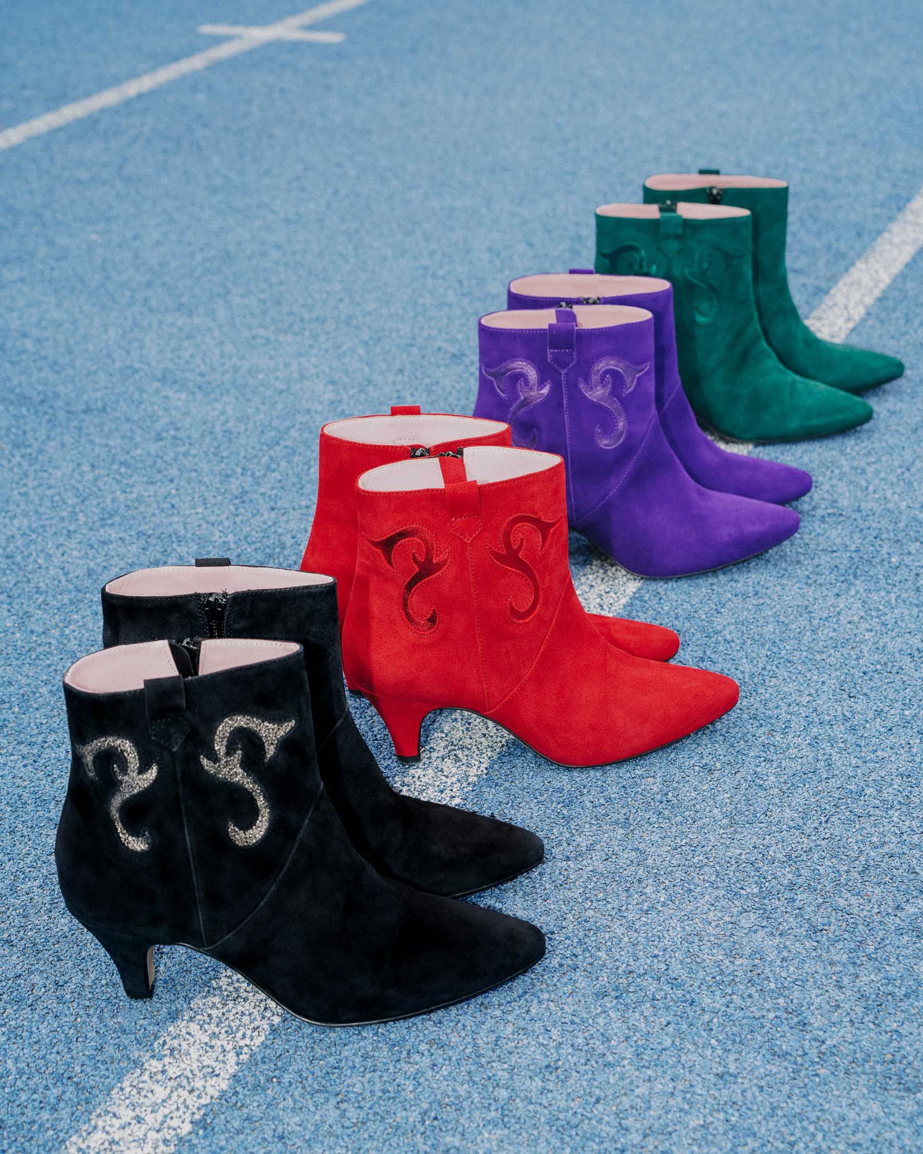 Coralie Masson Darla bottines cuir noir broderies dorées