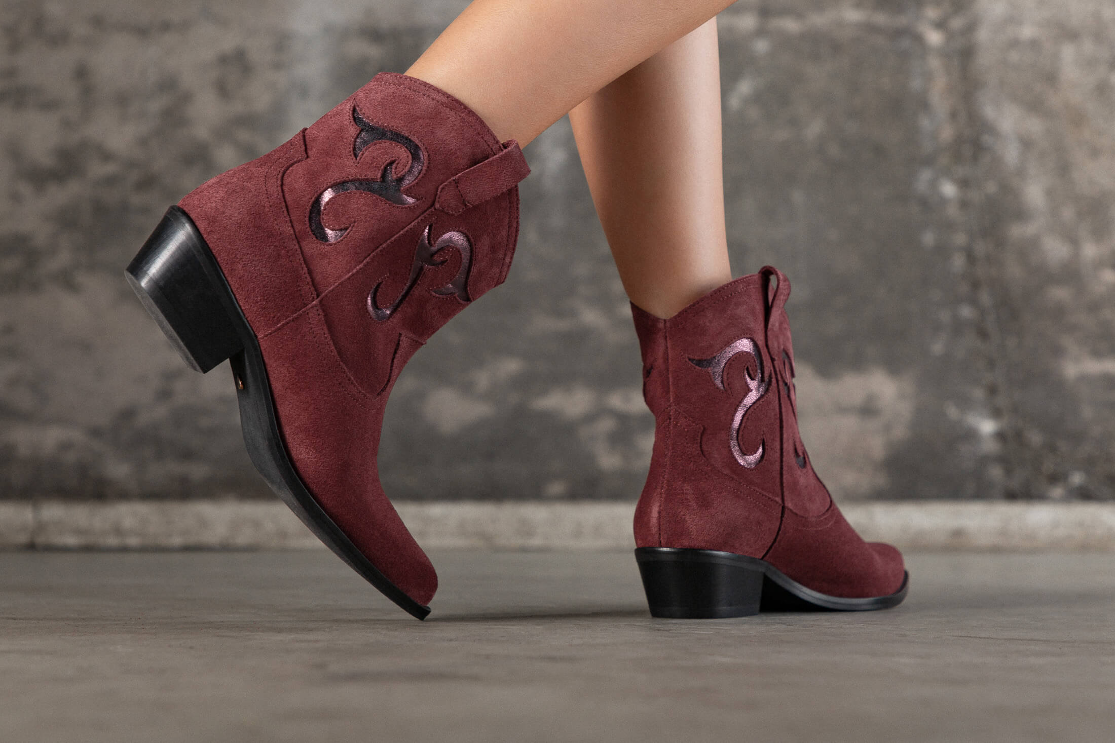Coralie Masson Dallas bottines santiag bordeaux 4 cm
