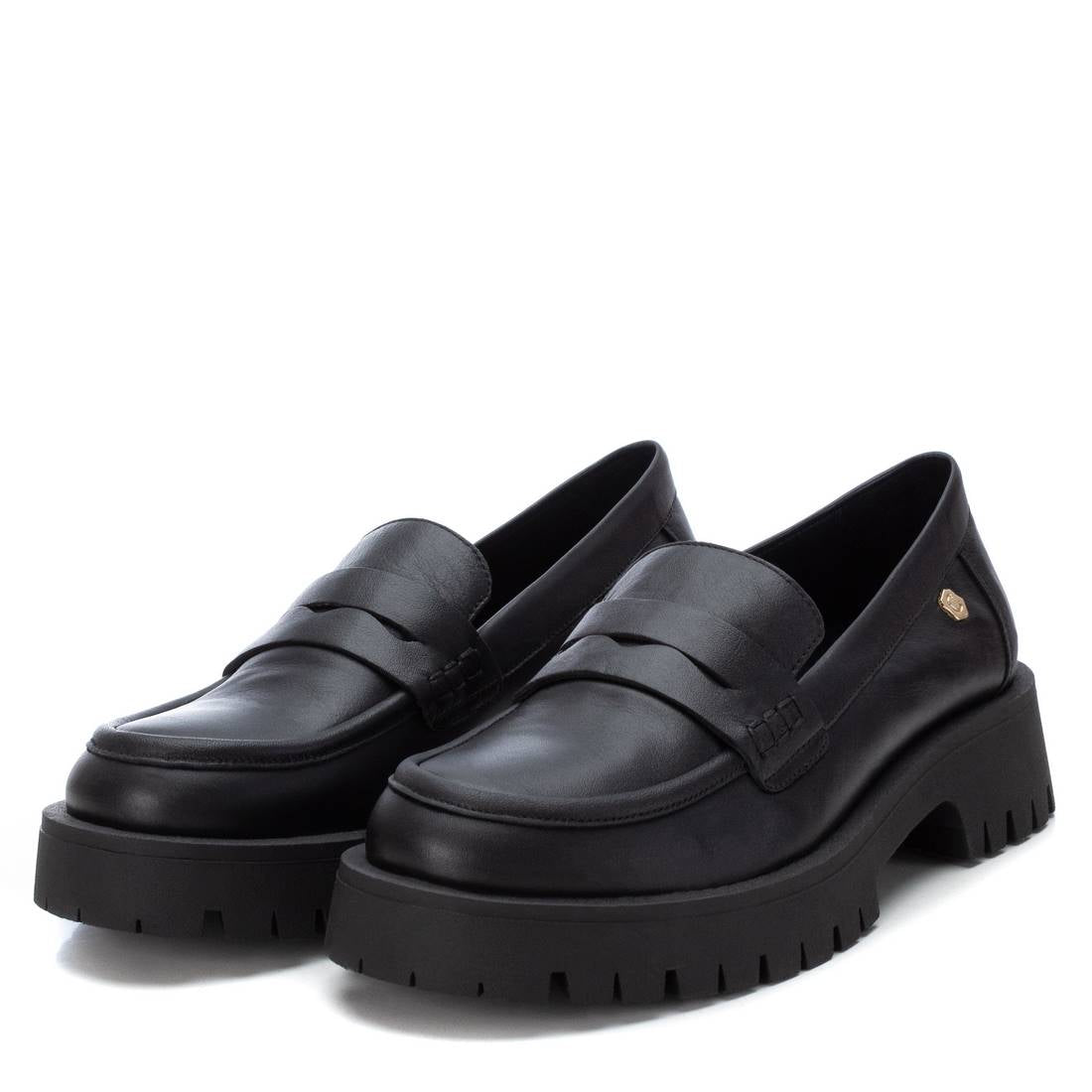 Carmela 16099101 mocassin cuir noir semelle crantee