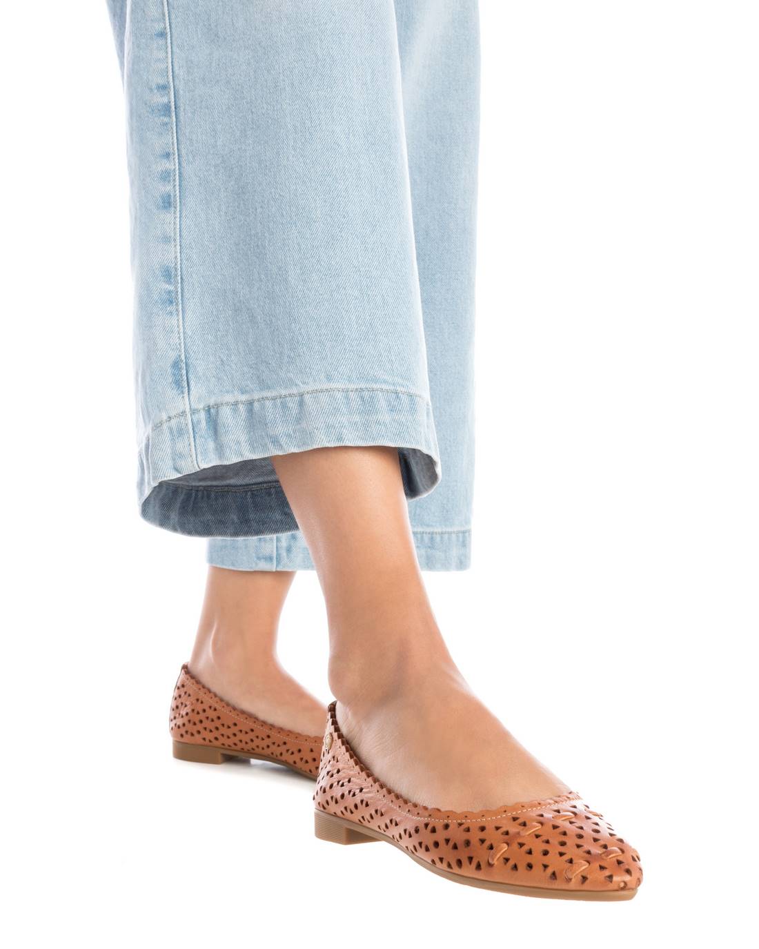 Carmela 16157801 ballerine marron cuir ajouré plat