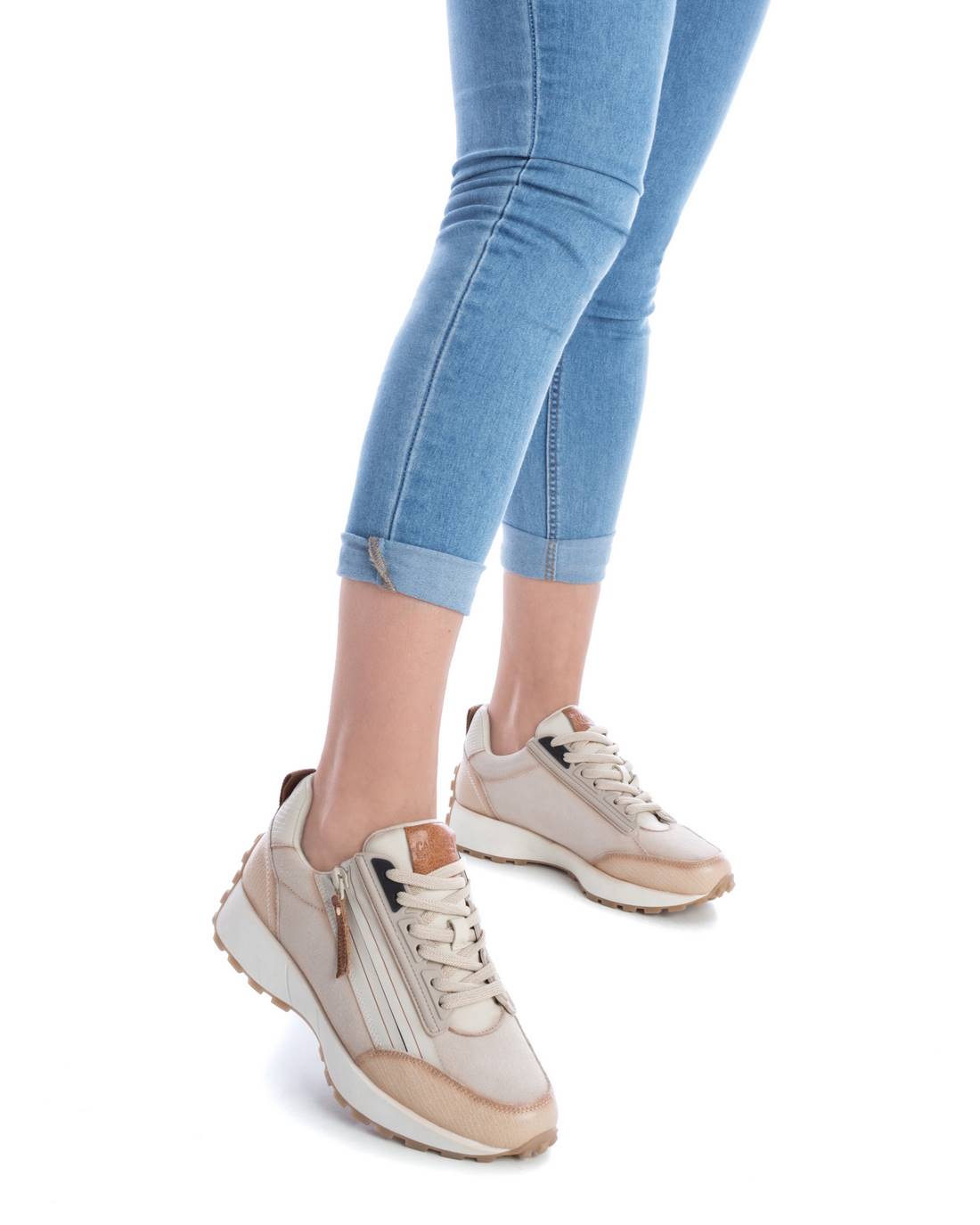 Carmela 16086303 baskets femme cuir blanc zip
