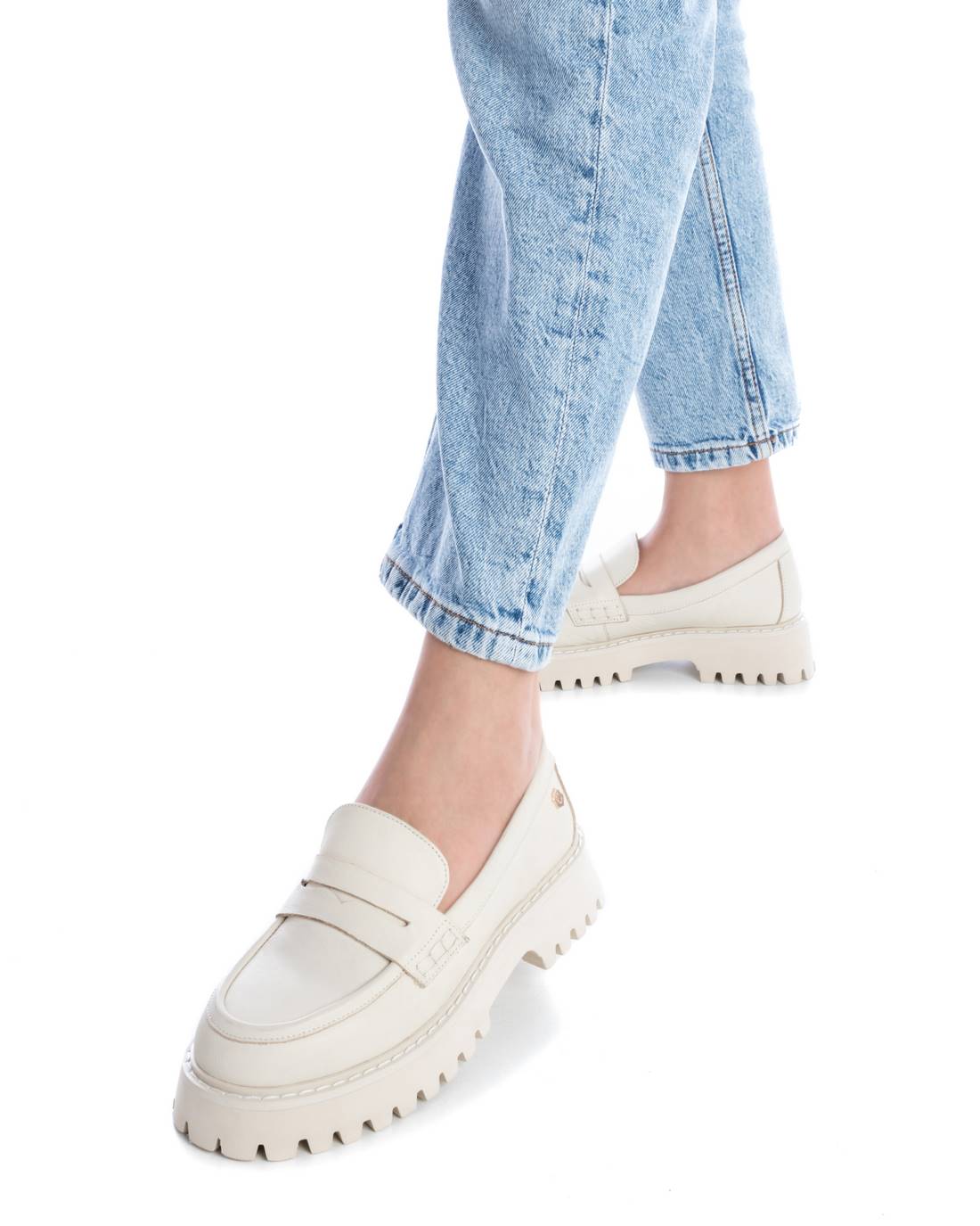 Carmela 161068 16106804 mocassin cuir blanc plat