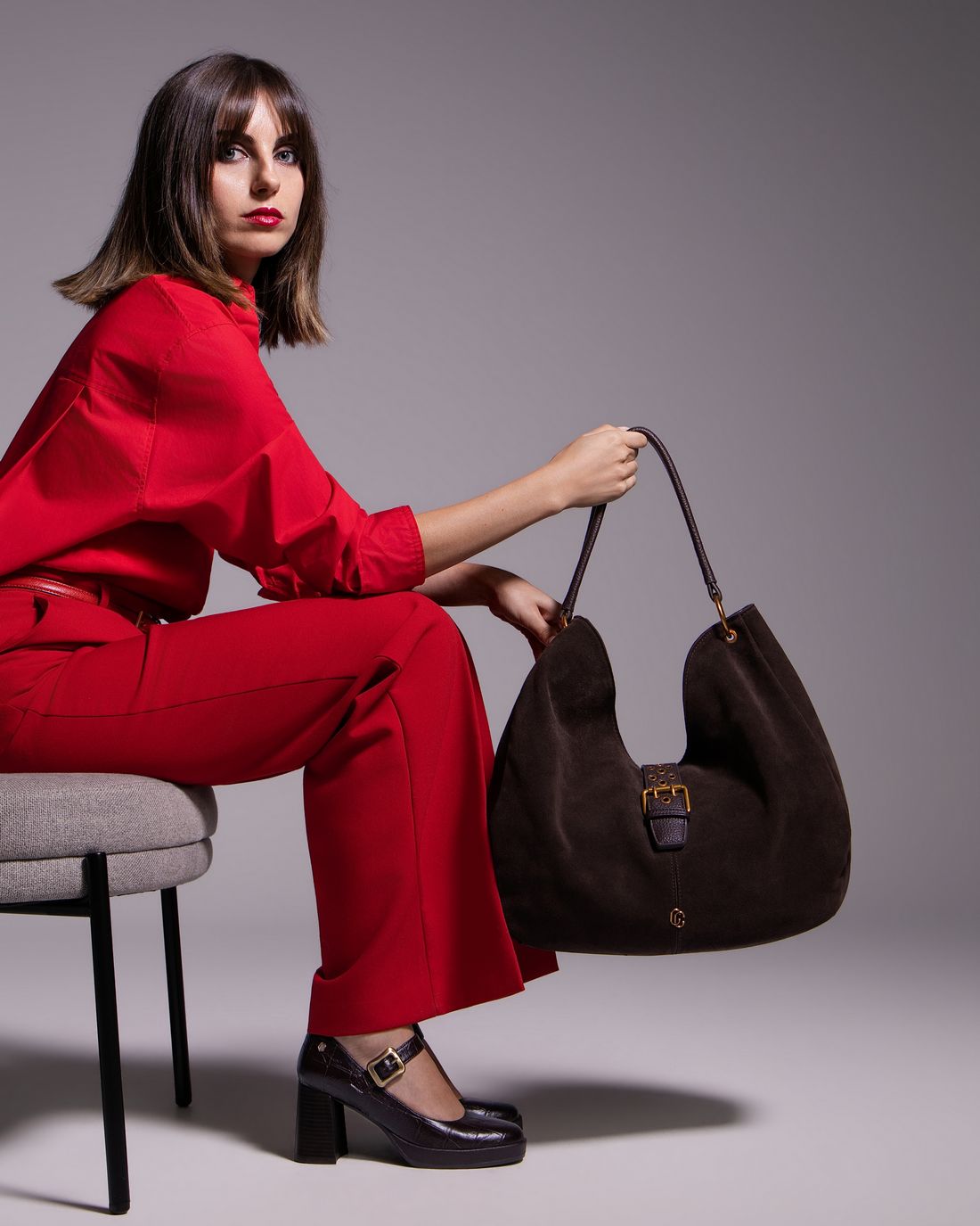 Carmela 18623902 sac épaule cuir marron daim 44 cm