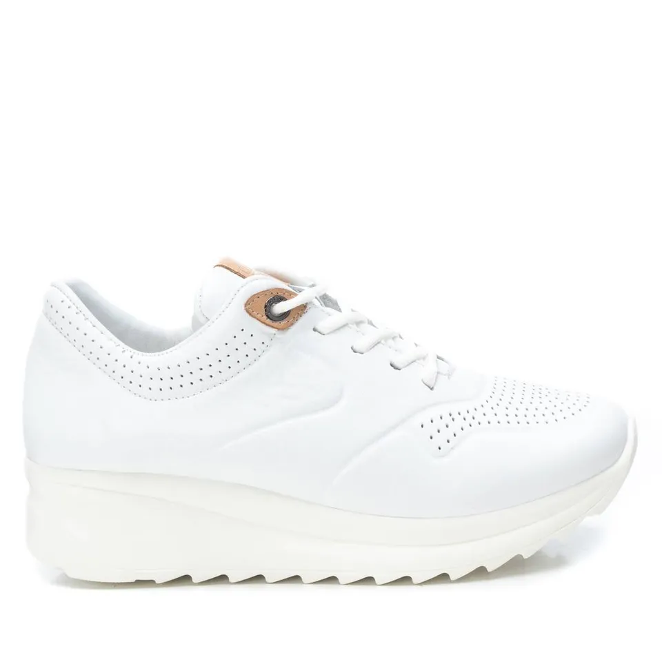 Carmela 16079804 baskets femme blanc cuir plat