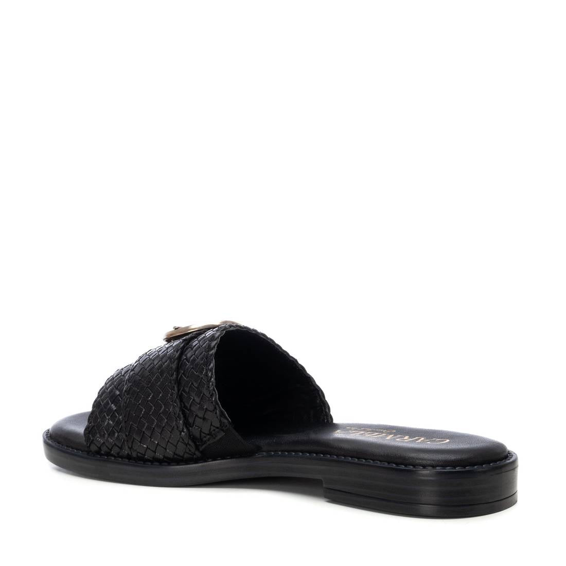Carmela 16219803 mule cuir noir détail métal
