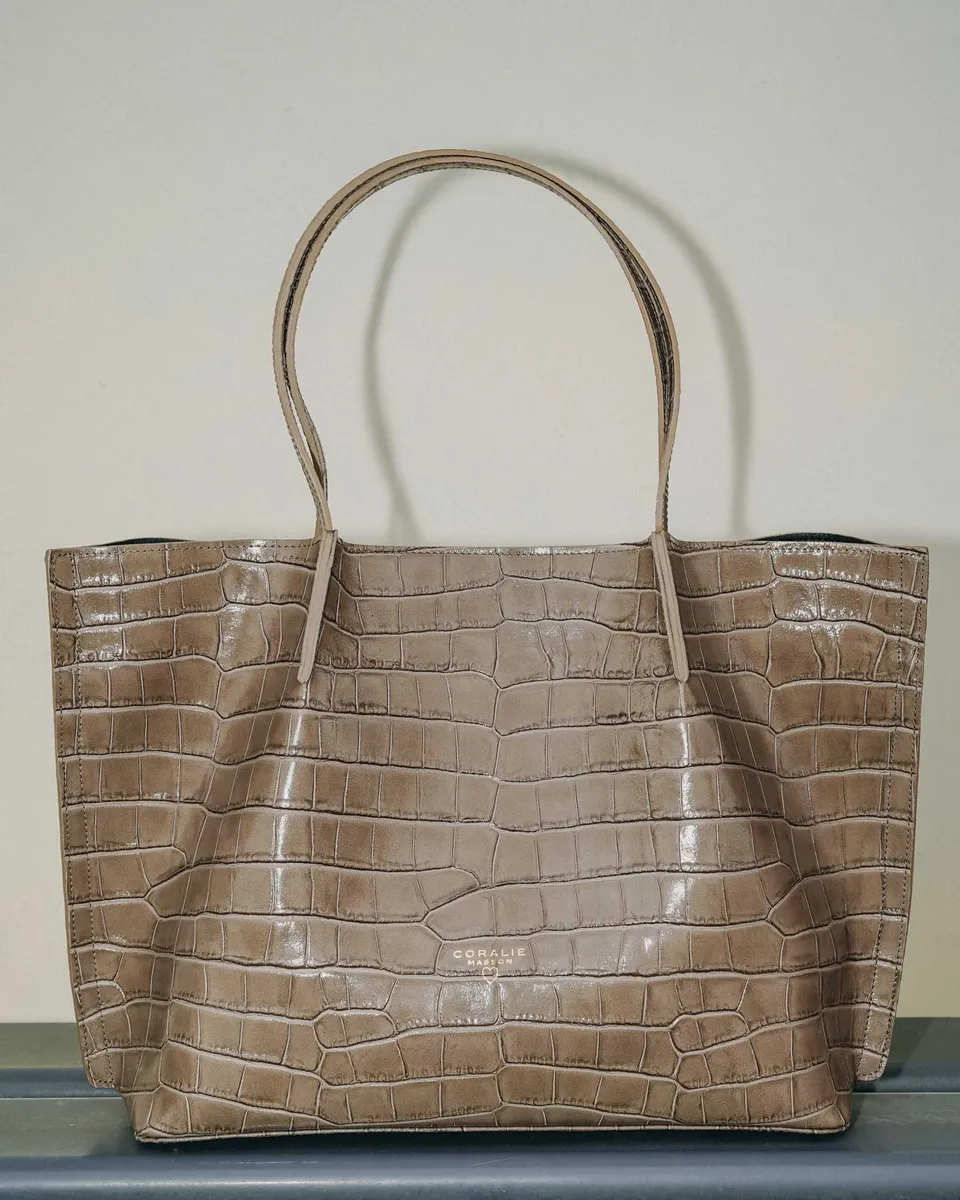Coralie Masson Malcolm sac cabas cuir taupe croco