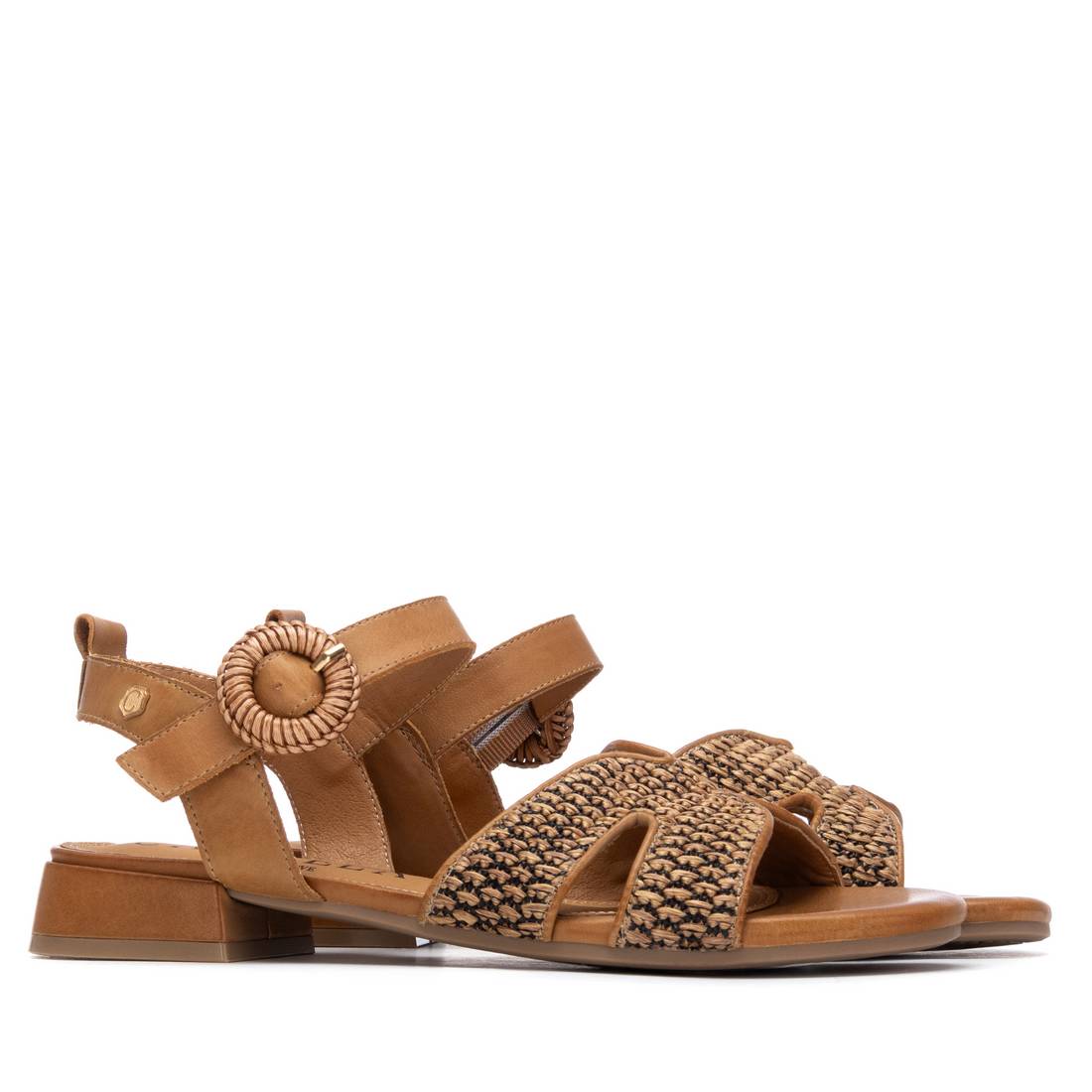 Carmela 16327302 sandale plate cuir camel