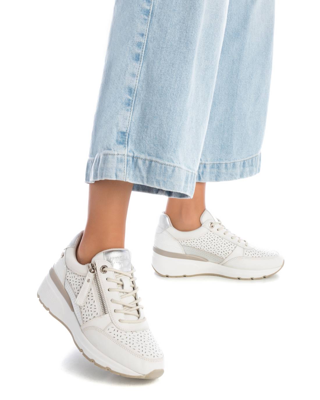 Carmela 16141702 sneakers blanches cuir ajouré zip