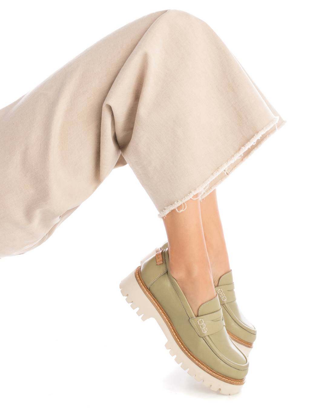 Carmela 16130903 mocassin cuir vert semelle dentée
