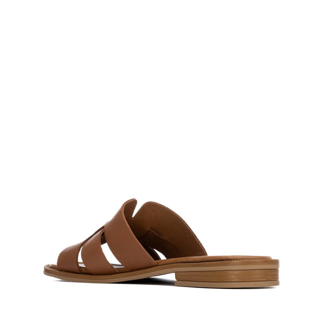 Carmela 16305905 sandale plate cuir camel