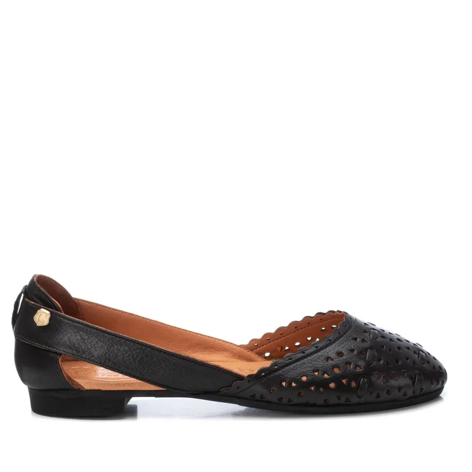 Carmela 16158107 ballerine cuir noir ajourée