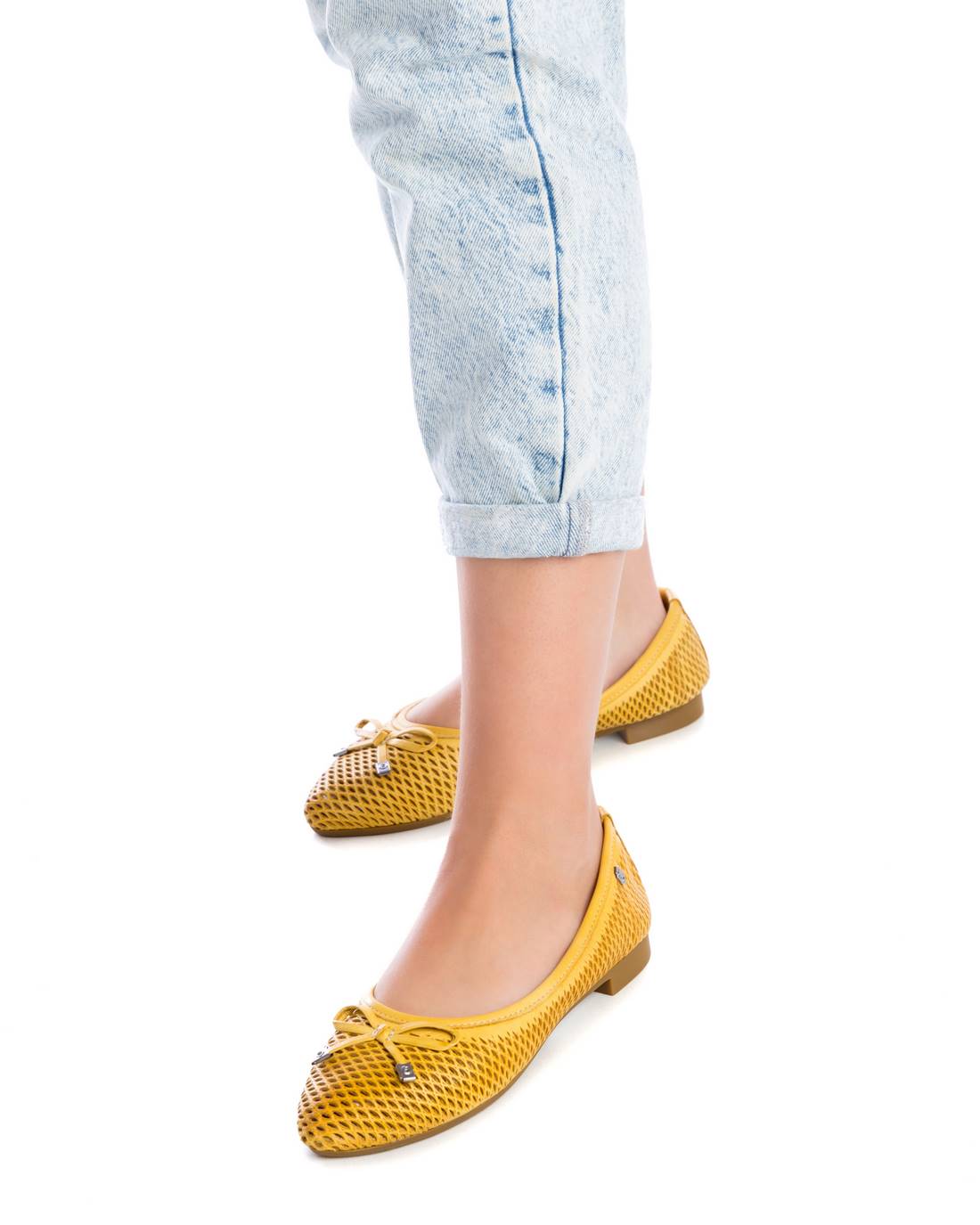 Carmela 16076105 ballerines cuir jaune ajourées