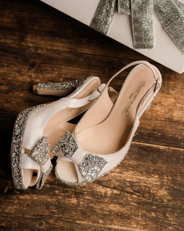 Dessine Moi Un Soulier escarpin slingback paillettes blanc argent