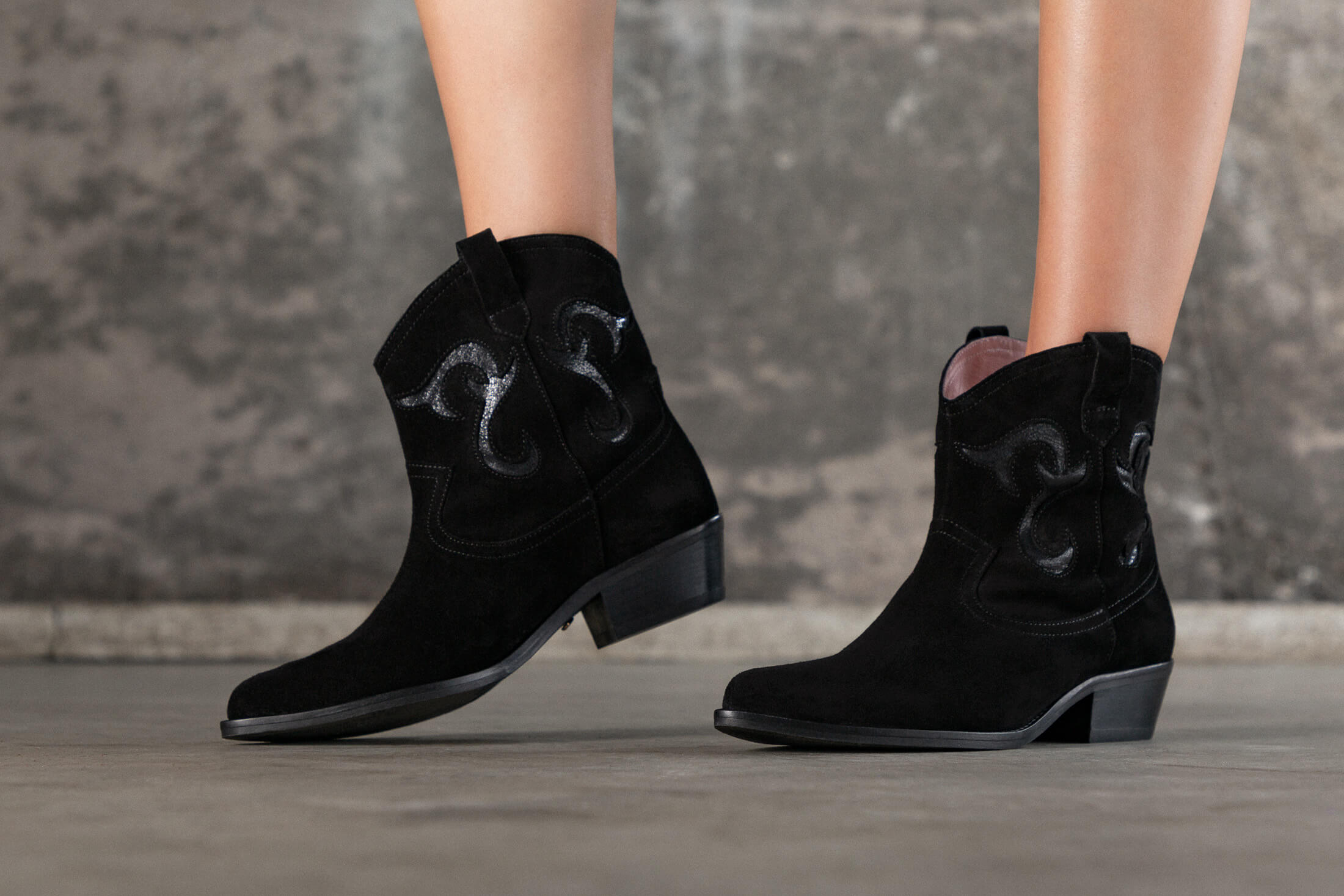 Coralie Masson Dallas bottines santiag cuir noir 37
