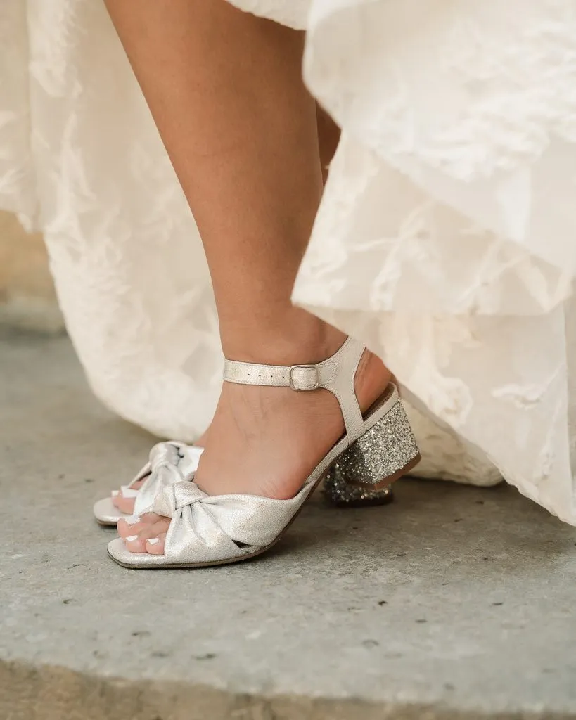 Dessine Moi Un Soulier Suzanne mules irisé glitter argent