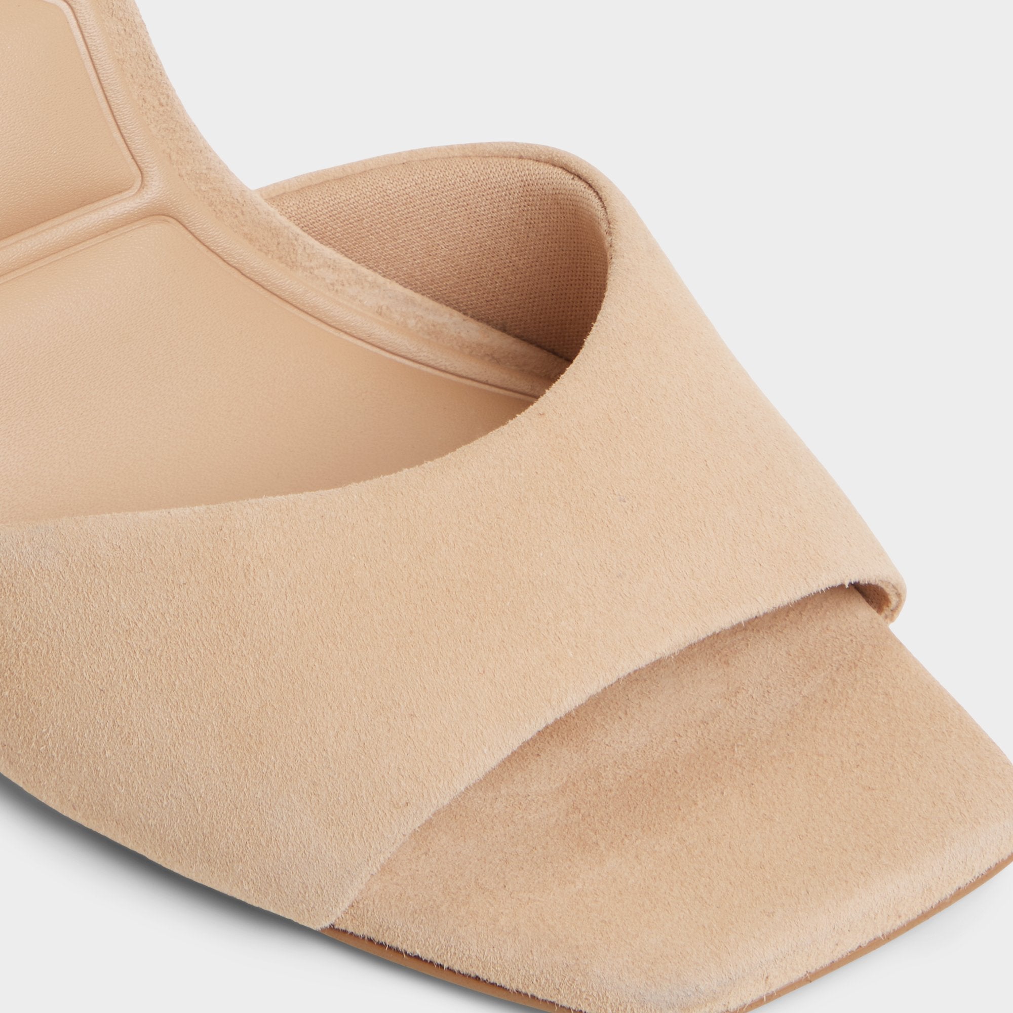 ALDO Jennifer mules à talon suède beige