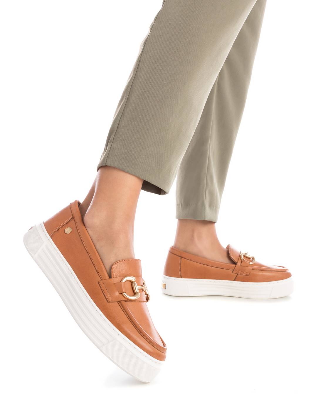 Carmela 16131902 mocassin femme marron cuir métal