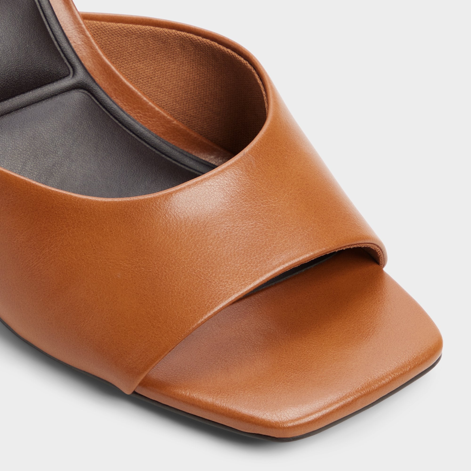ALDO Eleonie escarpins marron talon confort