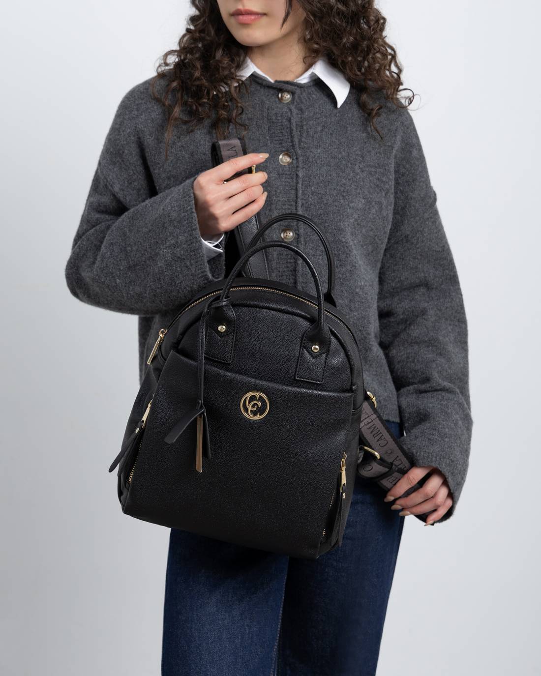 Carmela 18616401 sac à dos femme noir zippé