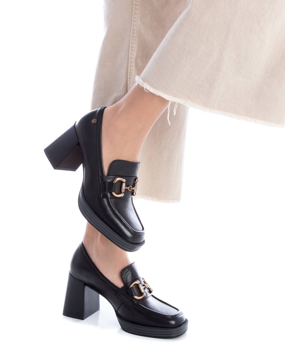 Carmela 16123502 mocassin noir cuir talon 8 cm
