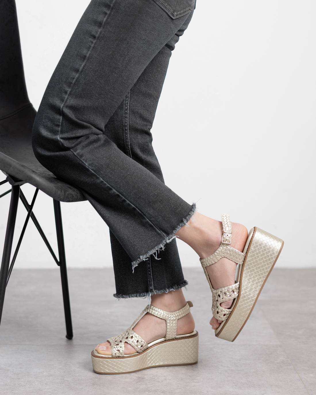Carmela 16223101 sandale cuir doré compensée