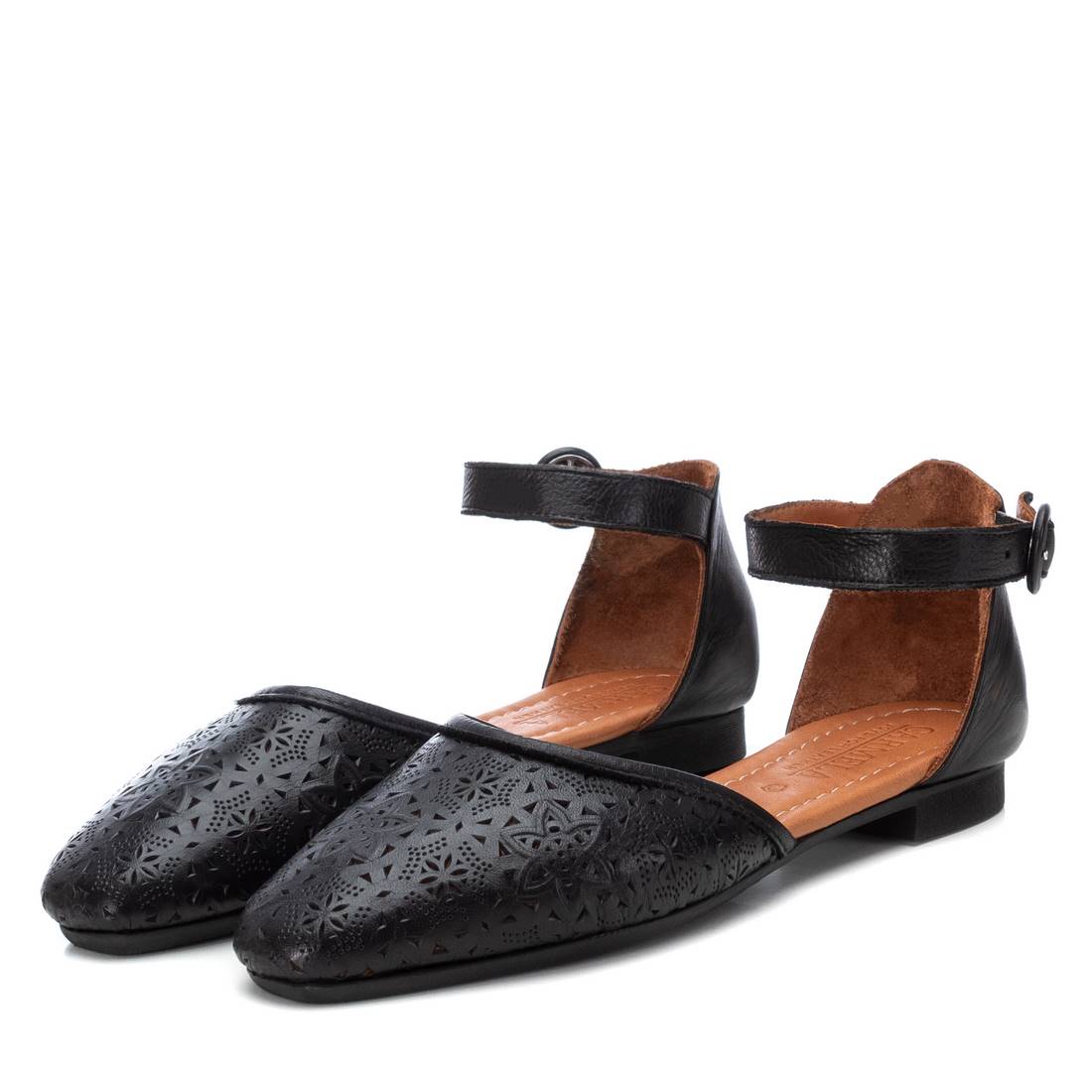 Carmela 16158307 ballerines noir cuir ajouré
