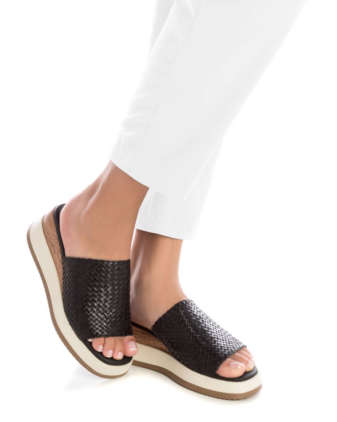 Carmela 16154702 sandales compensées cuir noir