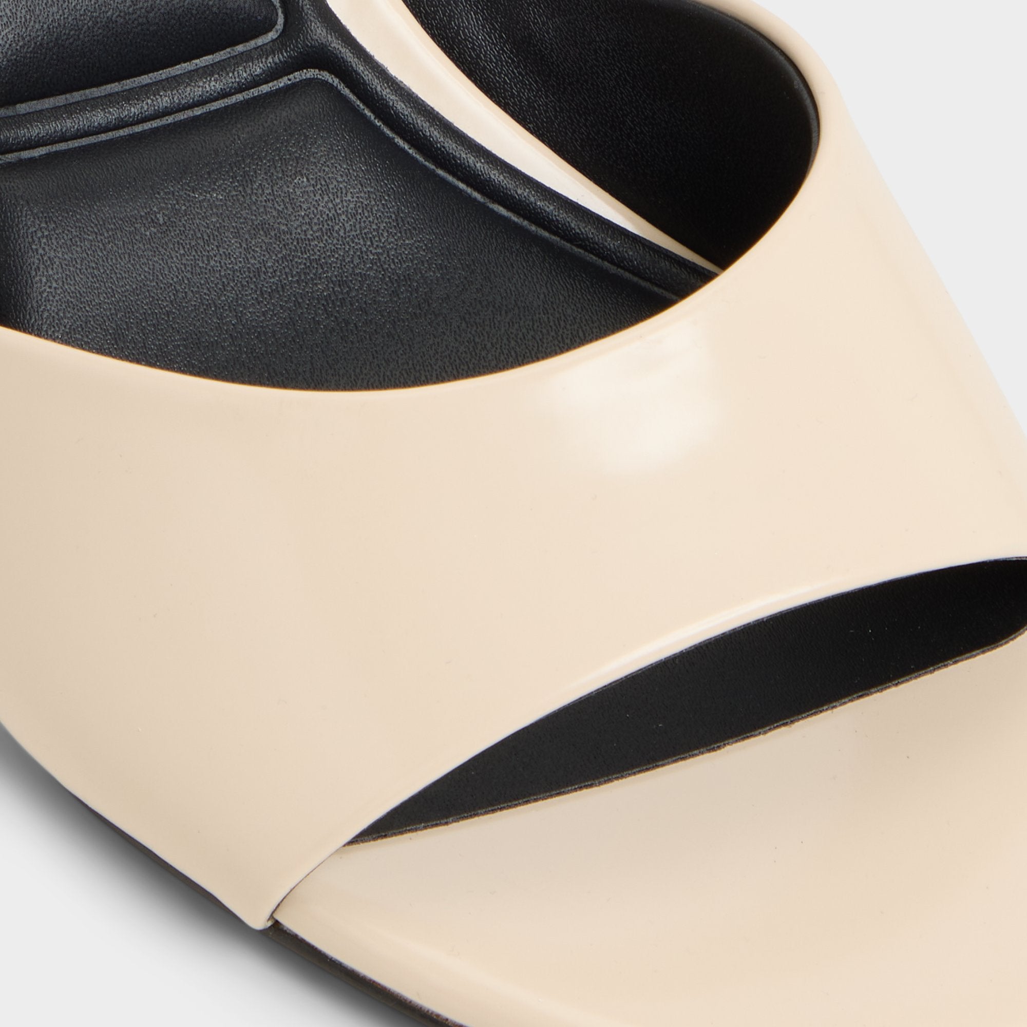 ALDO Annaberaen mule vernie noire petit talon