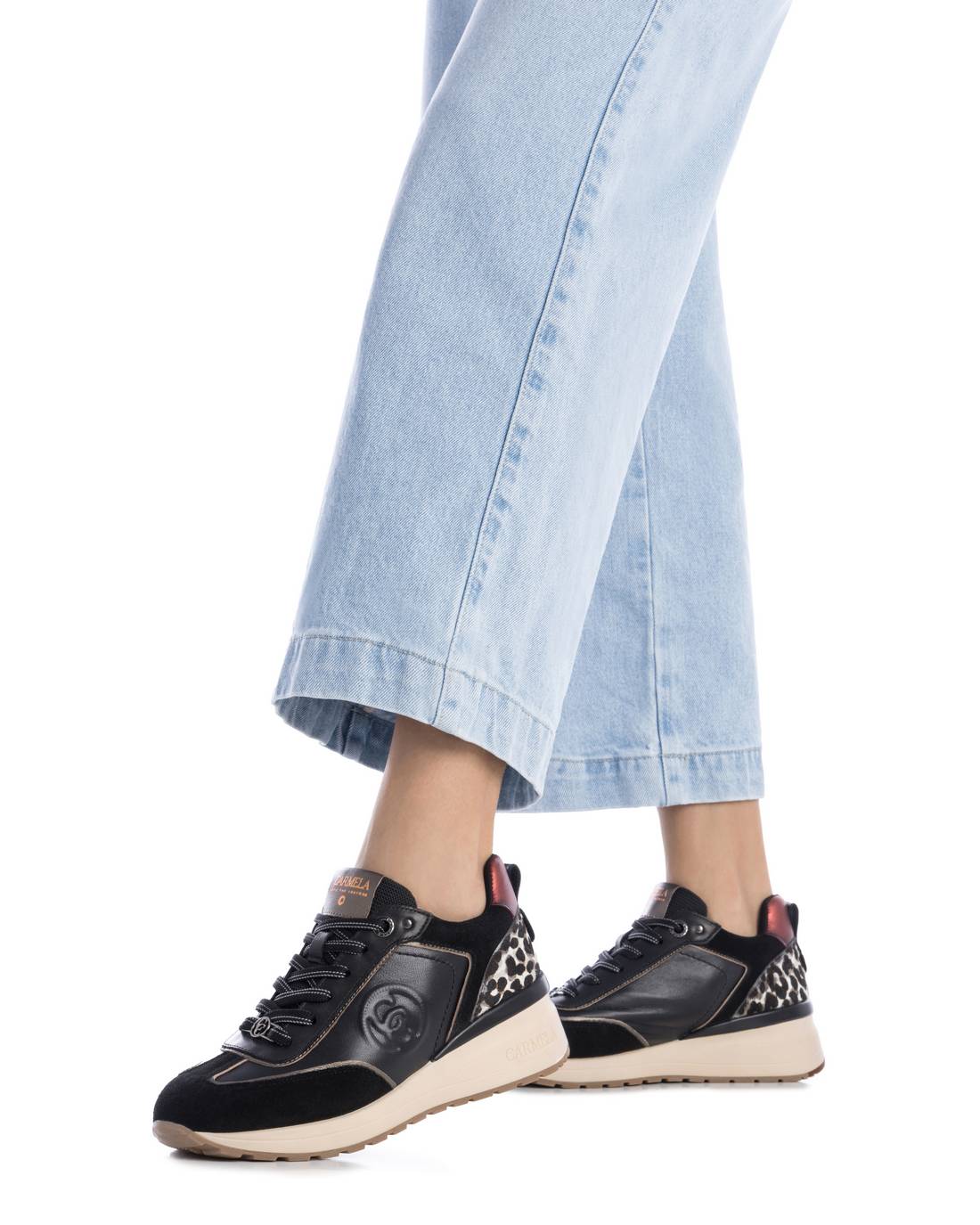 Carmela 16244101 basket femme cuir noir lacets métallisée