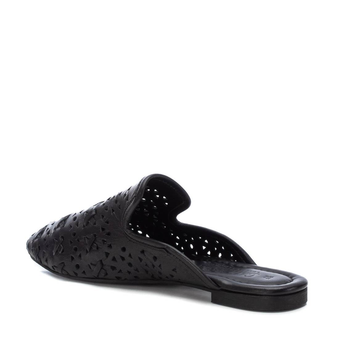 Carmela 16073402 sabots cuir noir ajouré plat