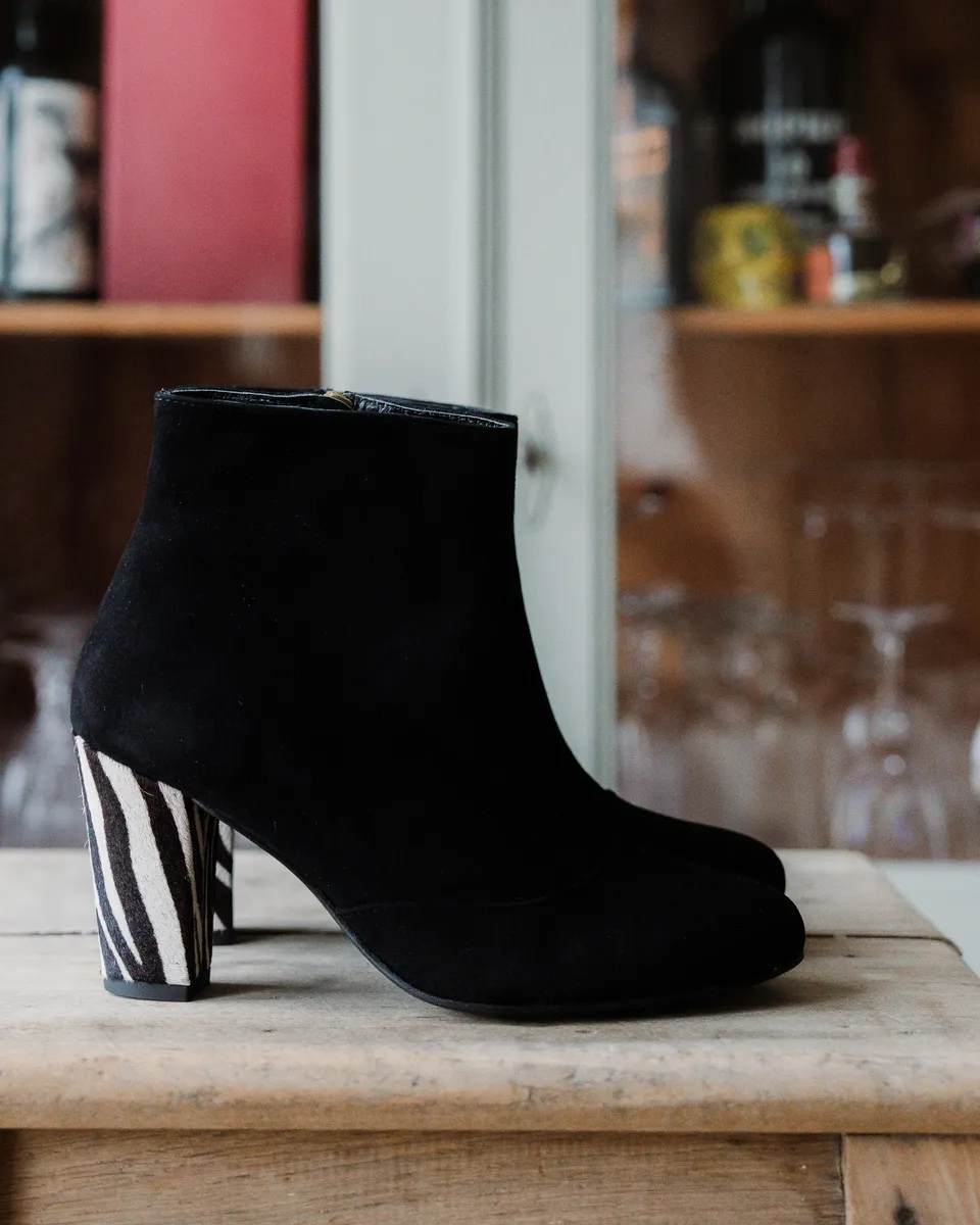 Dessine Moi Un Soulier bottines velours noir poil zèbre talon