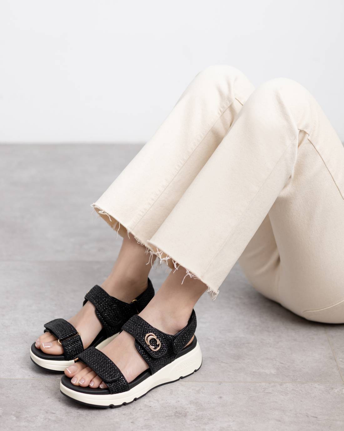 Carmela 16232902 sandales noir scratch confort