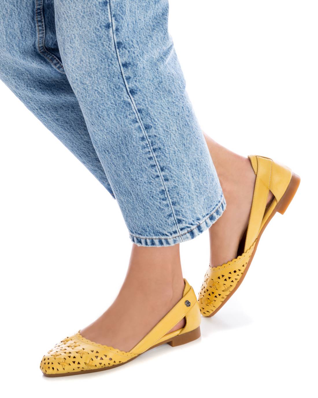 Carmela 16067206 ballerine cuir jaune ajourée