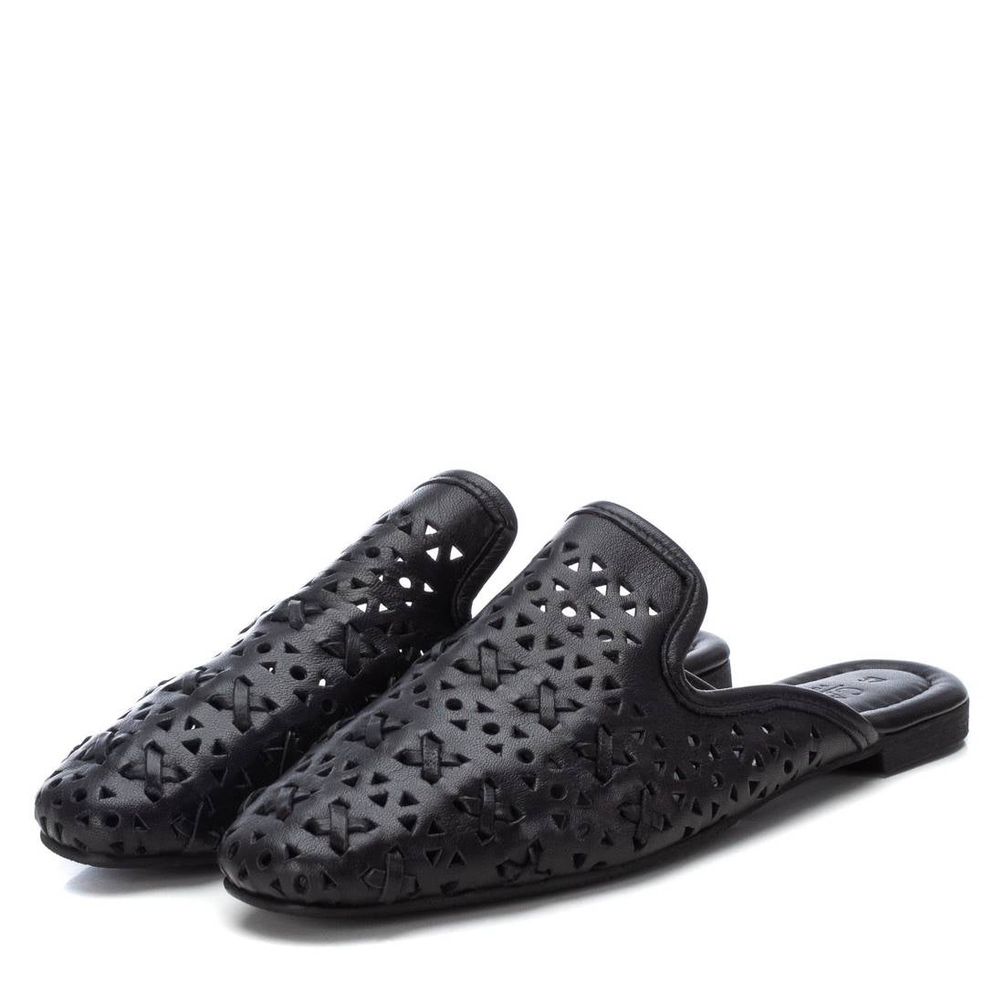 Carmela 16073402 sabots cuir noir ajouré plat