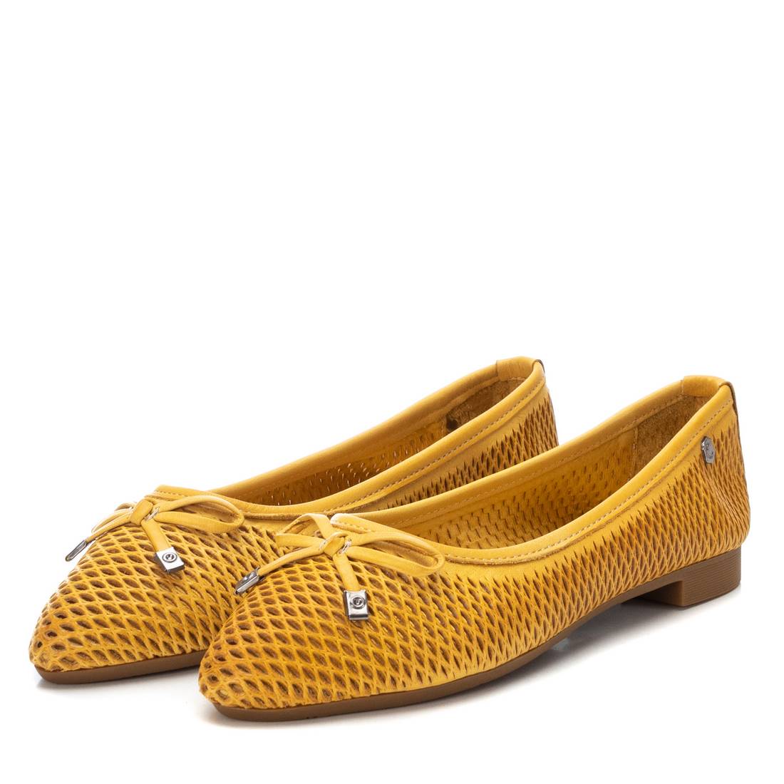 Carmela 16076105 ballerines cuir jaune ajourées