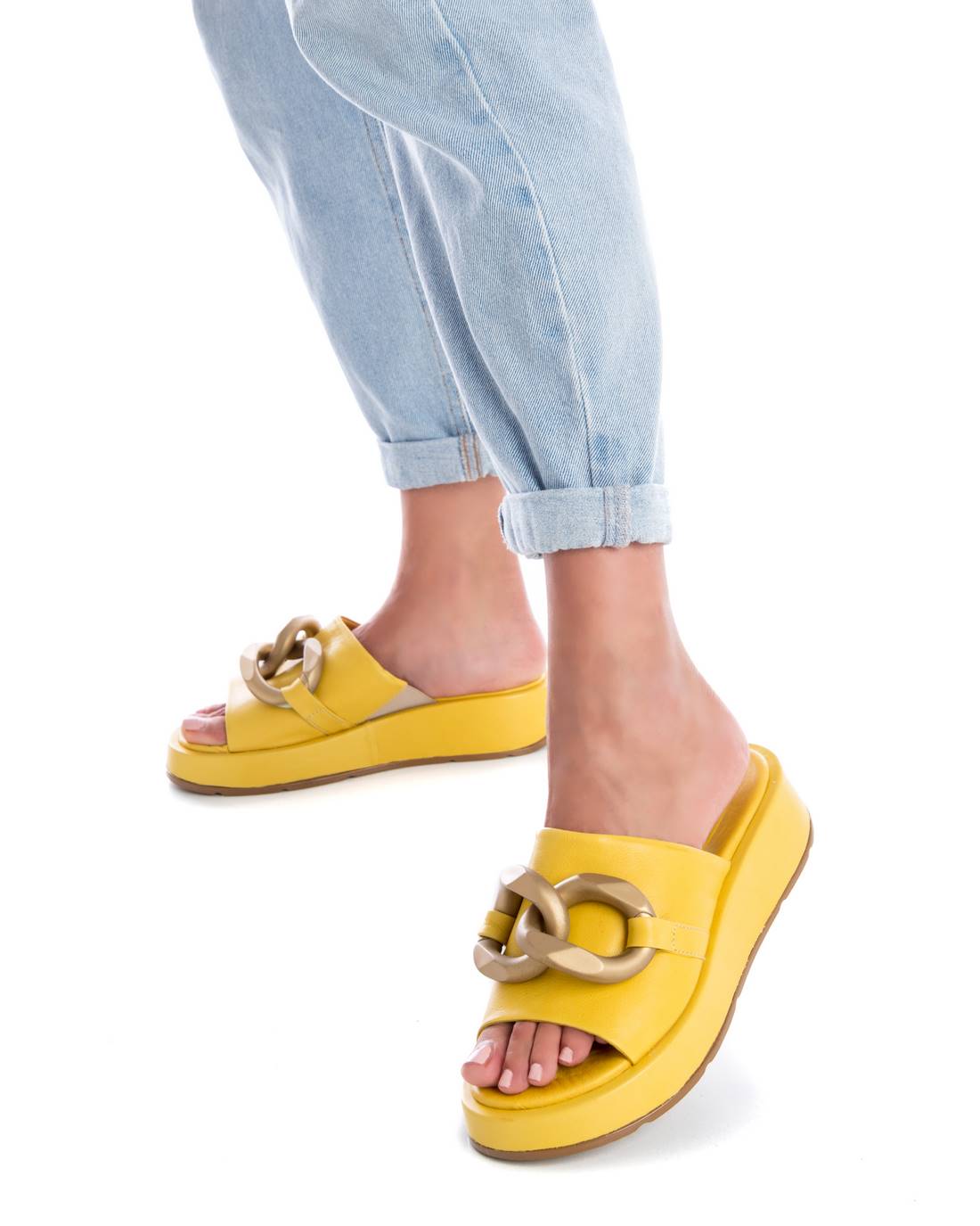 Carmela 16077404 sandales cuir jaune plateforme