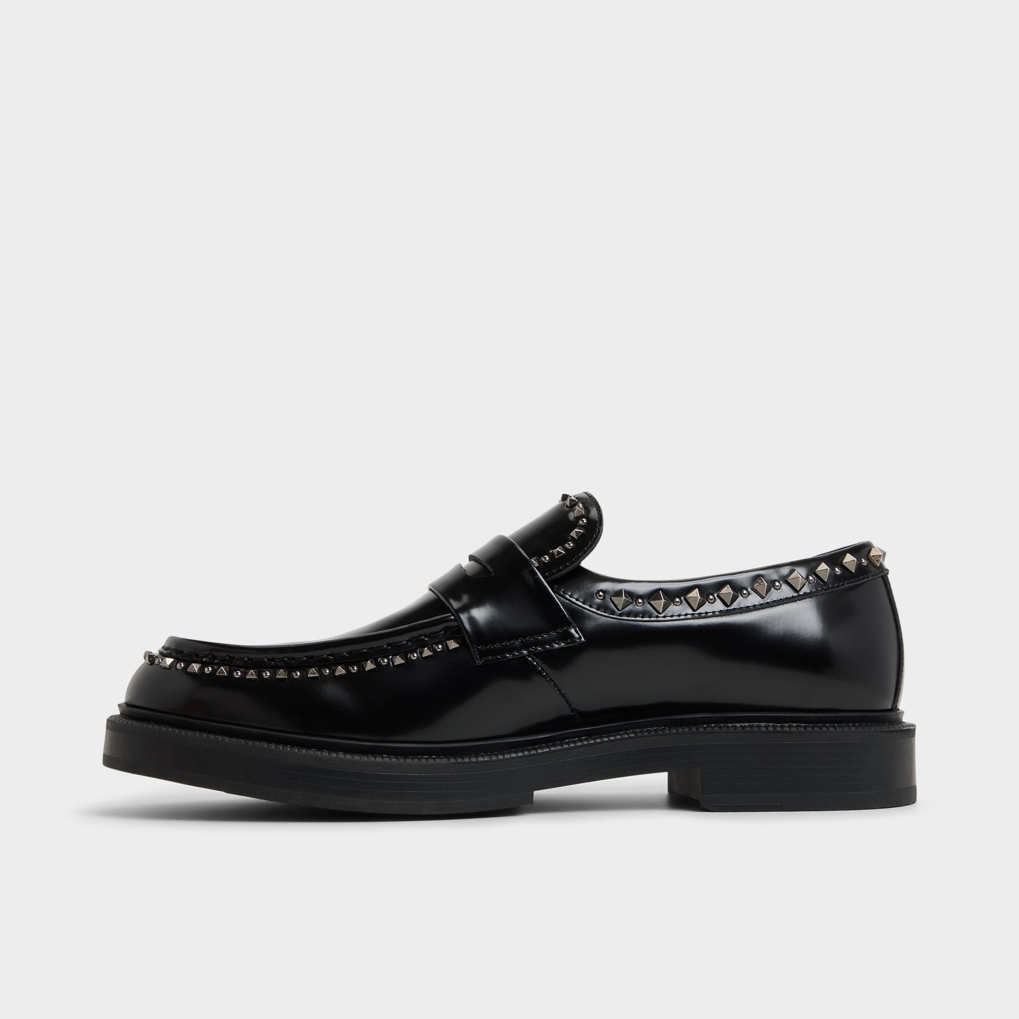 ALDO Zollo mocassins vernis cloutés semelle crantée