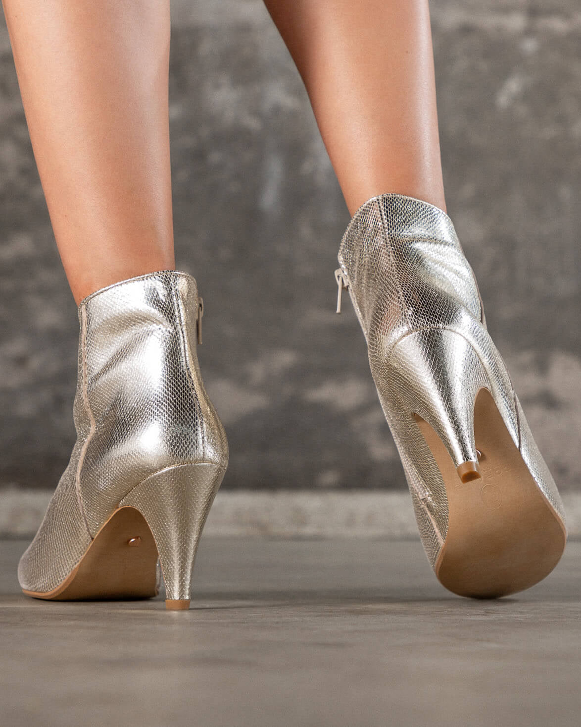 Coralie Masson Louisa bottines à talon cuir doré écaillé