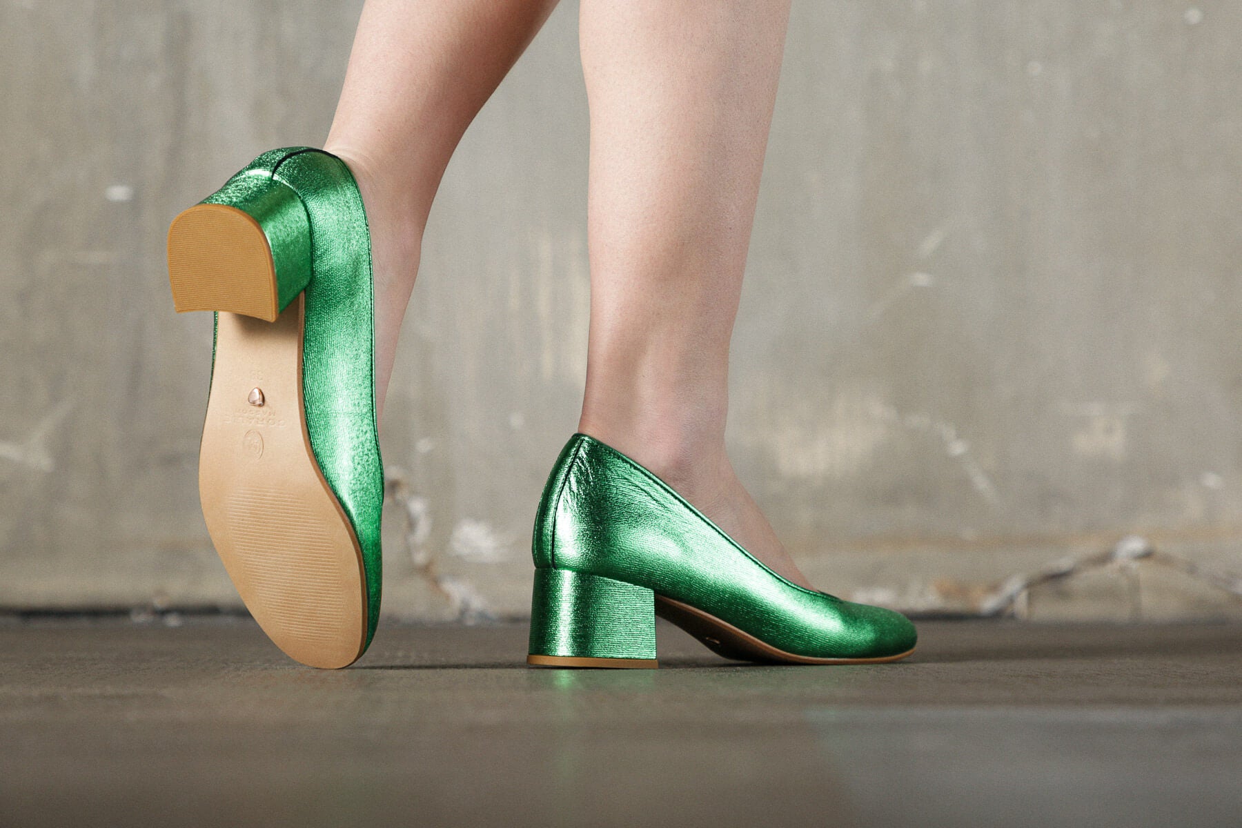 Coralie Masson Louise escarpins cuir vert métallisé 5 cm