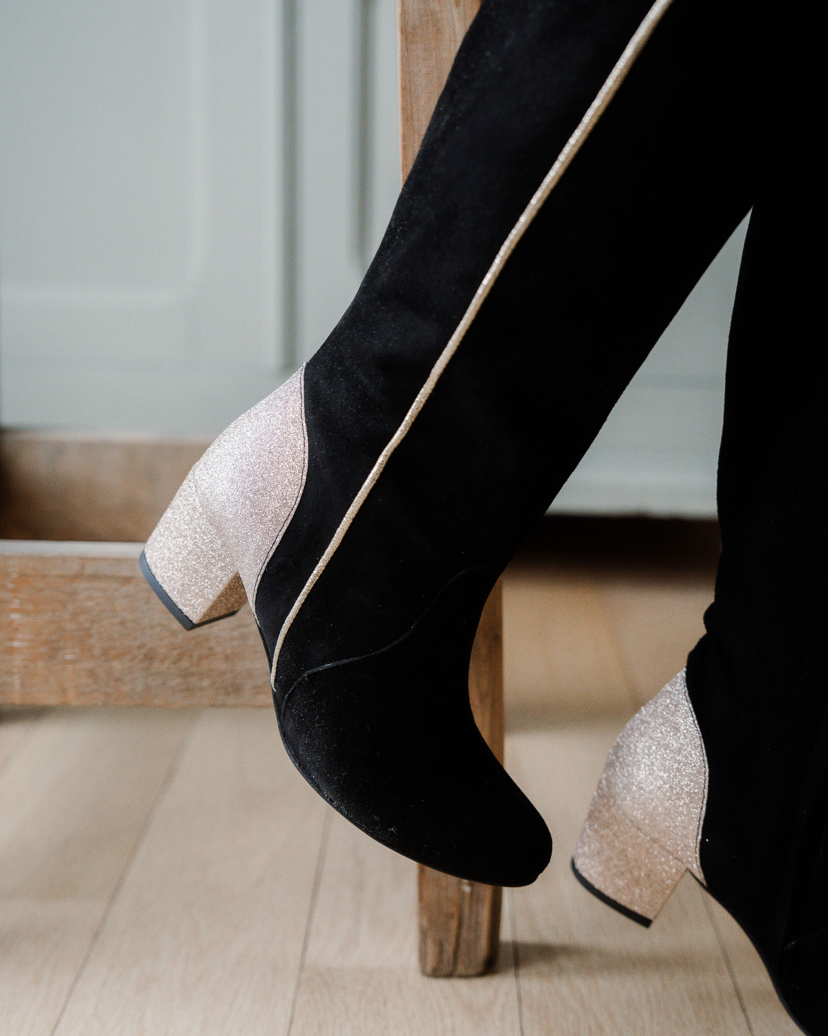 Dessine Moi Un Soulier botte velours noir paillettes or