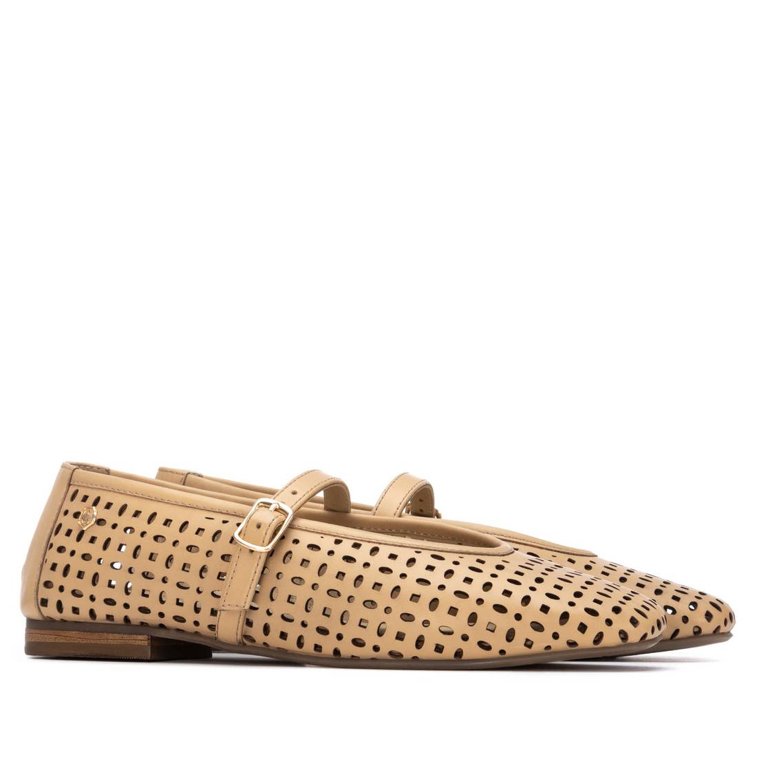 Carmela 16304802 ballerine beige cuir boucle ajourée