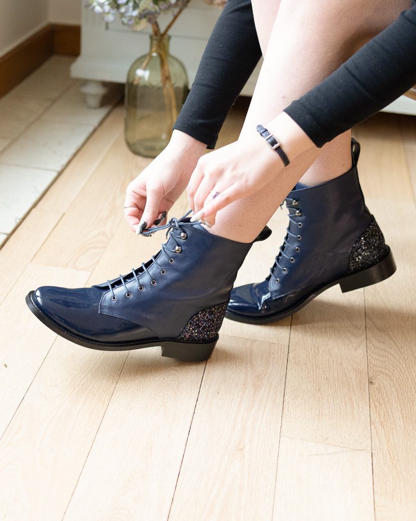 Dessine Moi Un Soulier Billie bottines plates cuir vernis marine