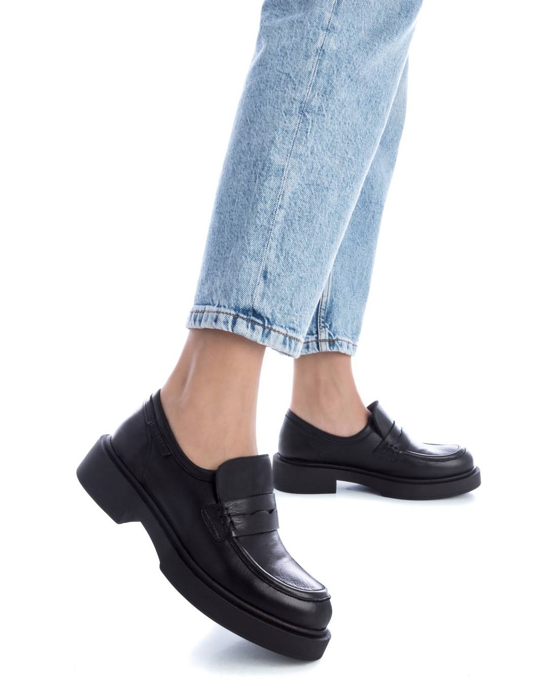 Carmela 16119001 mocassins femme noir cuir plat