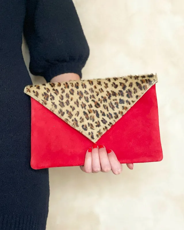 Dessine Moi Un Soulier Pochette enveloppe velours rouge léopard